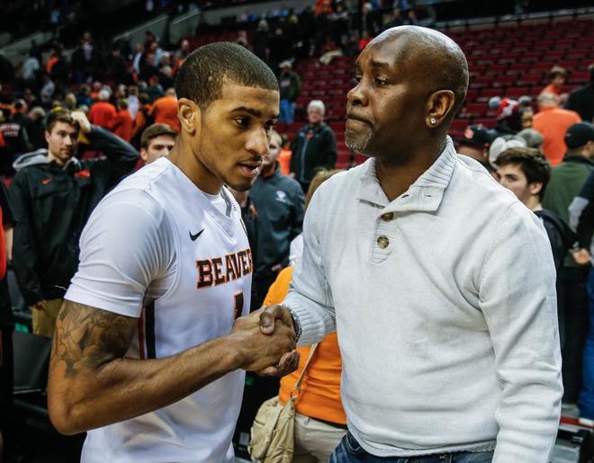 怀特做假手 怀特做假手